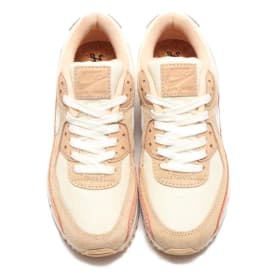 Nike voorziet de Air Max 90 van kurk inlegzolen en een heerlijke Tan colorway