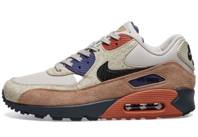 Nike voorziet deze Air Max 90 "Desert Sand" van ACG vibes