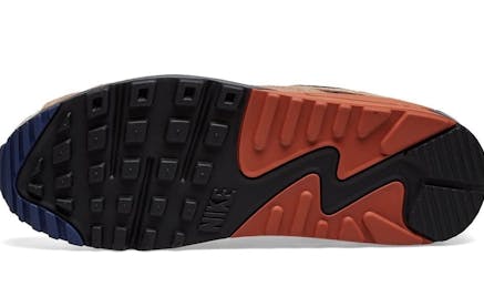 Nike voorziet deze Air Max 90 "Desert Sand" van ACG vibes