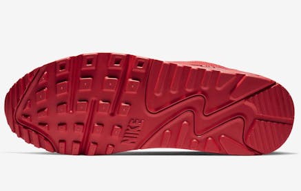 Nike voorziet de Nike Air Max 90 Essential van een heerlijke University Red colorway