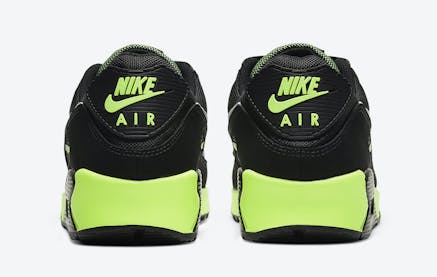 Hot Lime is de blikvanger van deze nieuwe Nike Air Max 90 