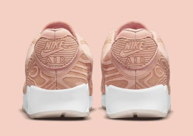 Nike voorziet de Air Max 90 van een Laser colorway