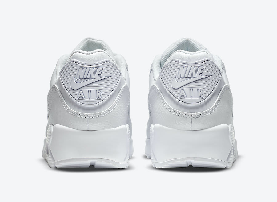 Volledig leer én wit! Check de nieuwe Air Max 90 Leather Triple White