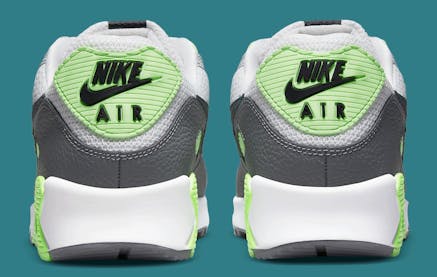 De bliksem slaat in op deze Nike Air Max 90 "Lime Glow"