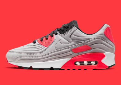 Deze aparte Nike Air Max 90 Lux "Bright Crimson" is onderweg