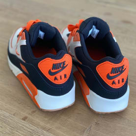 Nike voorziet ook de Air Max 90 van Jewel Swooshes