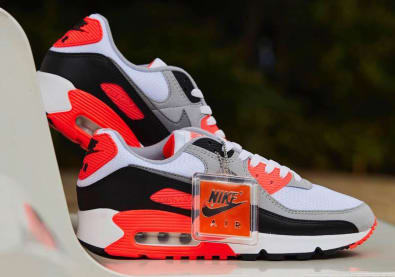 De Nike Air Max 90 "Infrared" dropt op 9 November in alle maten