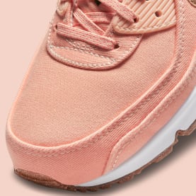 De Nike Air Max Cork krijgt ook een hele lekkere Pink colorway