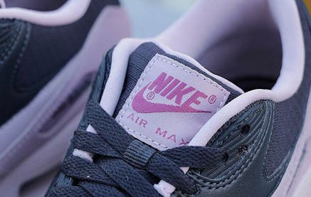De Nike Air Max 90 "Plum Chalk" is zojuist gedropt in Japan