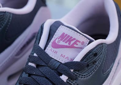 De Nike Air Max 90 "Plum Chalk" is zojuist gedropt in Japan