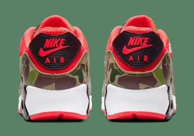 De officiële foto's van de Nike Air Max 90 “Reverse Duck Camo” zijn binnen!