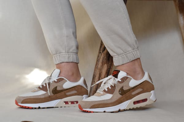 Nike Air Max 90 SE Snakeskin Swoosh DX9502 100 sneaker squad 2