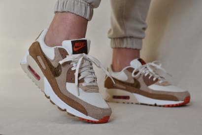 Nike Air Max 90 SE Snakeskin Swoosh DX9502 100