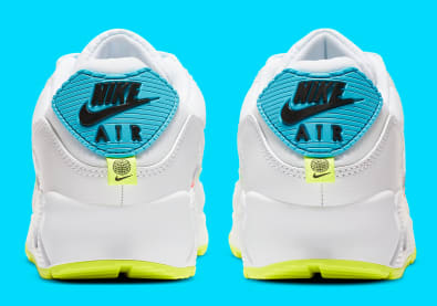 Nike strooit met Swooshes op deze Nike Air Max 90 "Worldwide"