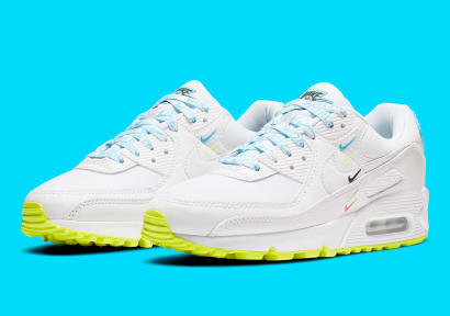 Nike strooit met Swooshes op deze Nike Air Max 90 "Worldwide"