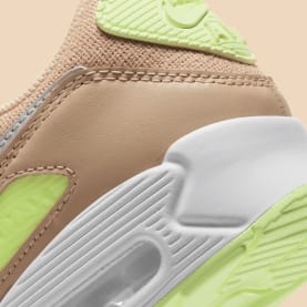 Deze Nike Air Max 90 "Sesame" dropt wellicht ook in Europa