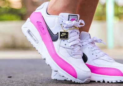 USA Drop: De Nike Air Max 90 "China Rose", voorzien van prachtige hanger