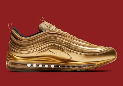 Ga full out bling bling met deze volledig goud gekleurde Nike Air Max 97