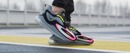 Check het nieuwste Air Max model; de futuristische Nike Air Max Zephyr ‘Photon Dust’