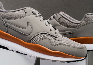 De Nike Air Safari Cobblestone Is Onderweg