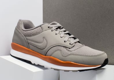 De Nike Air Safari Cobblestone Is Onderweg