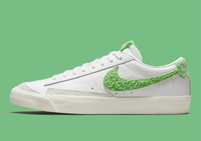 Deze Nike Blazer Low '77 "Soccer Pitch" is voorzien van een stukje grasmat