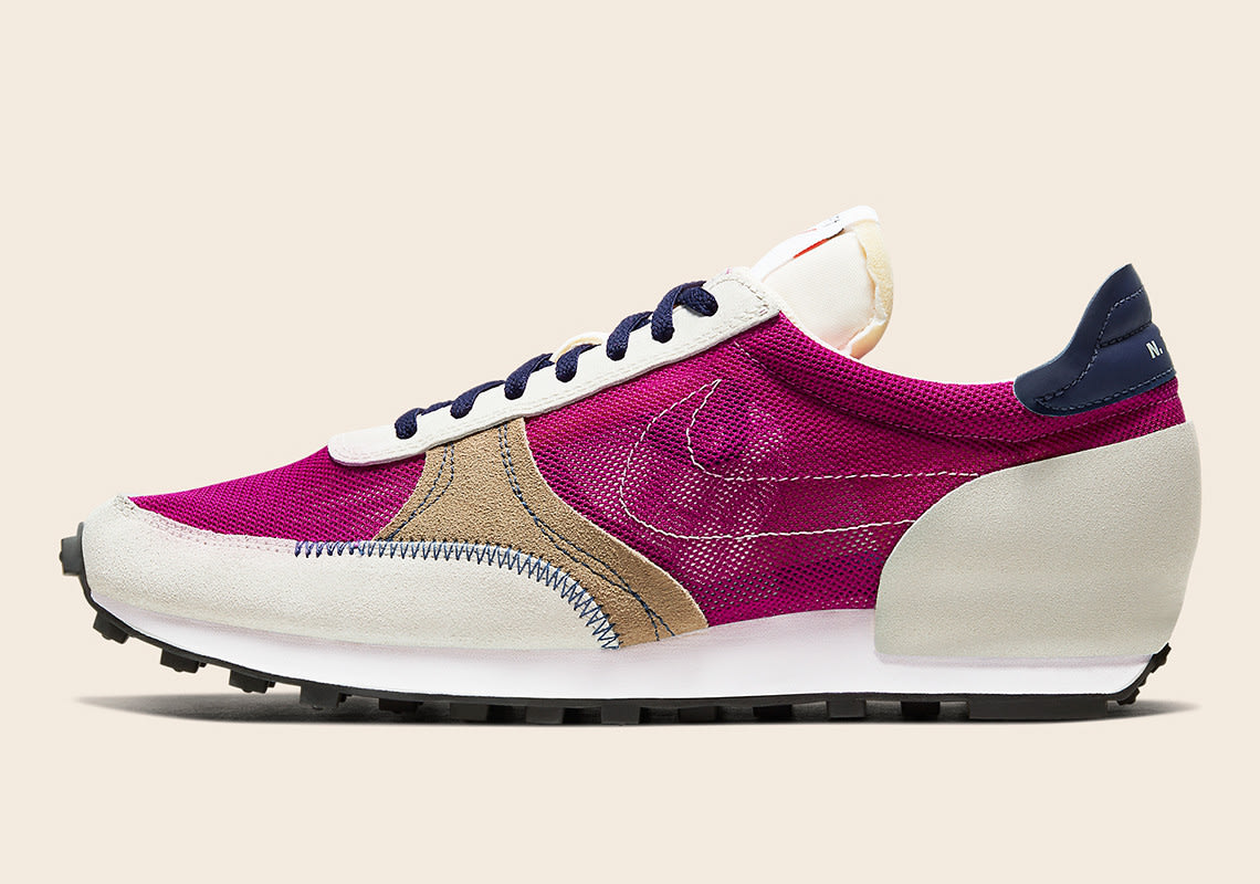 NIke voorziet de Daybreak van een deconstructed look en een Cactus Flower colorway