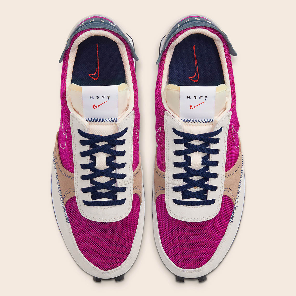 NIke voorziet de Daybreak van een deconstructed look en een Cactus Flower colorway