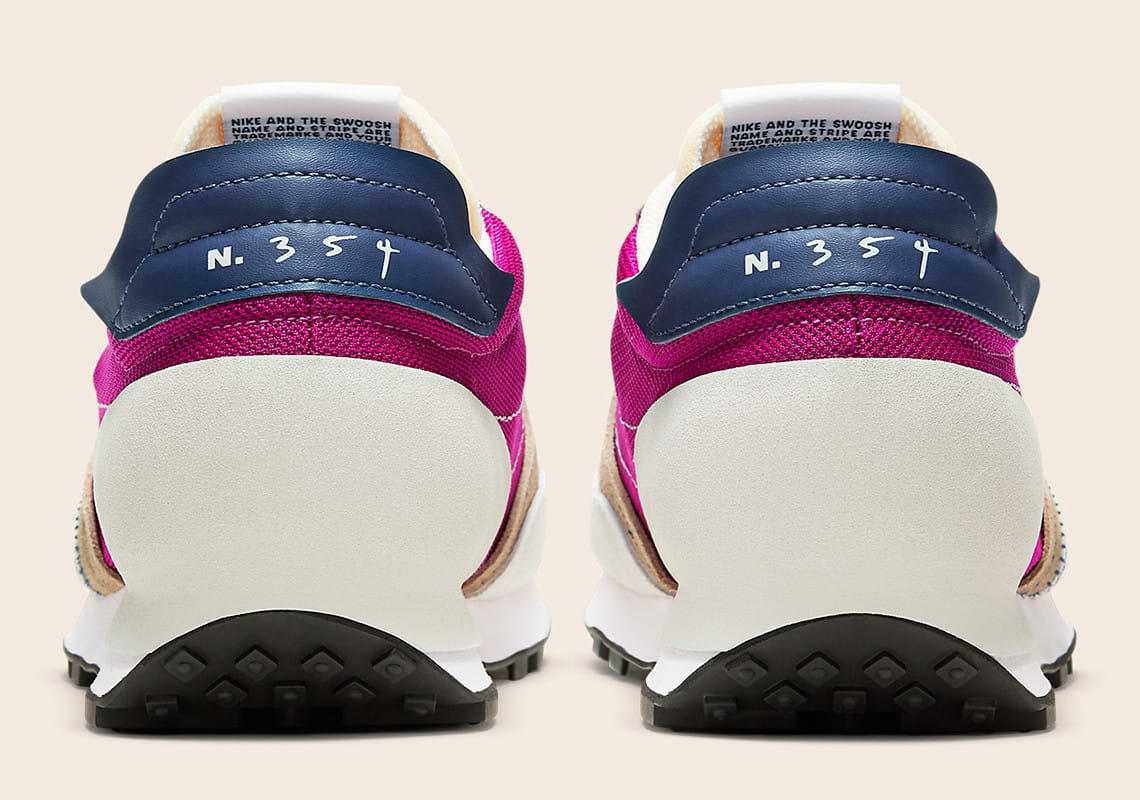 NIke voorziet de Daybreak van een deconstructed look en een Cactus Flower colorway