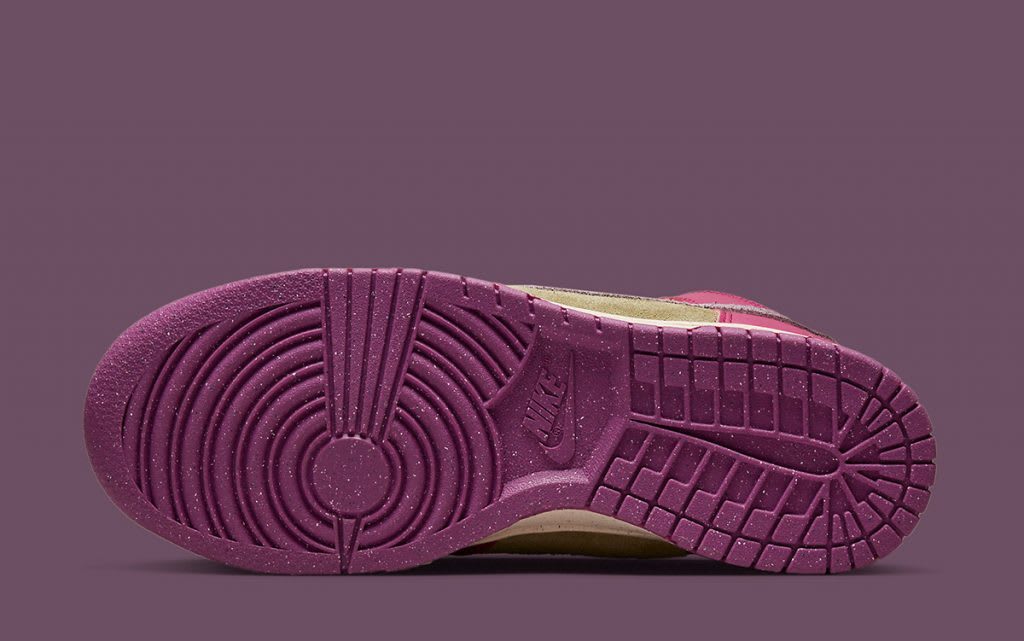 Nike Dunk High Dynamic Berry Foto 6