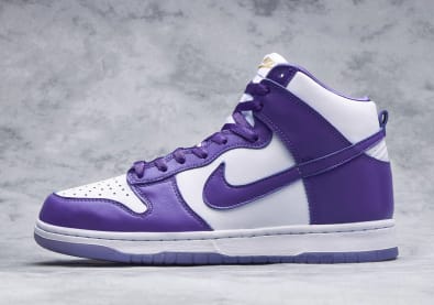 Donderdag dropt deze knallende Nike Dunk High SP "Varsity Purple"