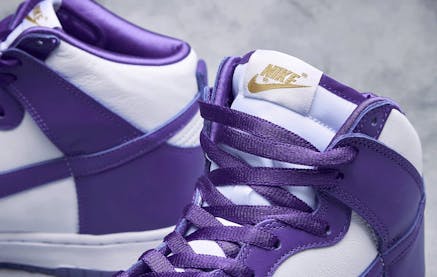 Donderdag dropt deze knallende Nike Dunk High SP "Varsity Purple"