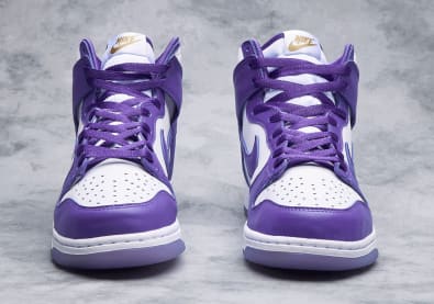 Donderdag dropt deze knallende Nike Dunk High SP "Varsity Purple"