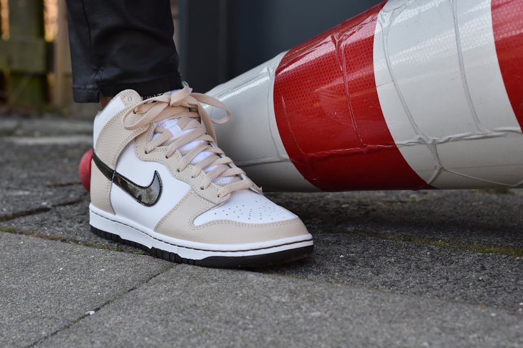 Adolescent voordeel willekeurig De Nike Dunk High "Velvet Brown" is de perfecte Dunk… | Sneaker Squad