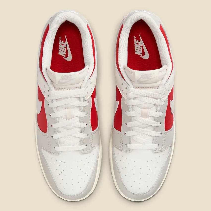 Nike Dunk Low Retro Ivory Ultraman Foto 3