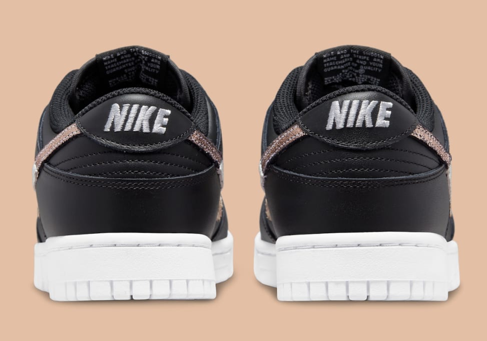 Nike Dunk Low SE Black Animal Swoosh Foto 5