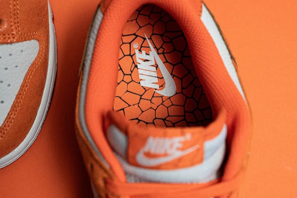 Nike Dunk Low Wmns Cracked Orange Foto 2