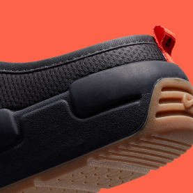 Trek alle stekkers eruit en ga eens even lekker Offline met deze Nike OFFLINE "Anthracite"