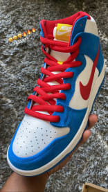 De geruchten gaan dat deze Nike SB Dunk High "Doraemon" later dit jaar zal gaan droppen