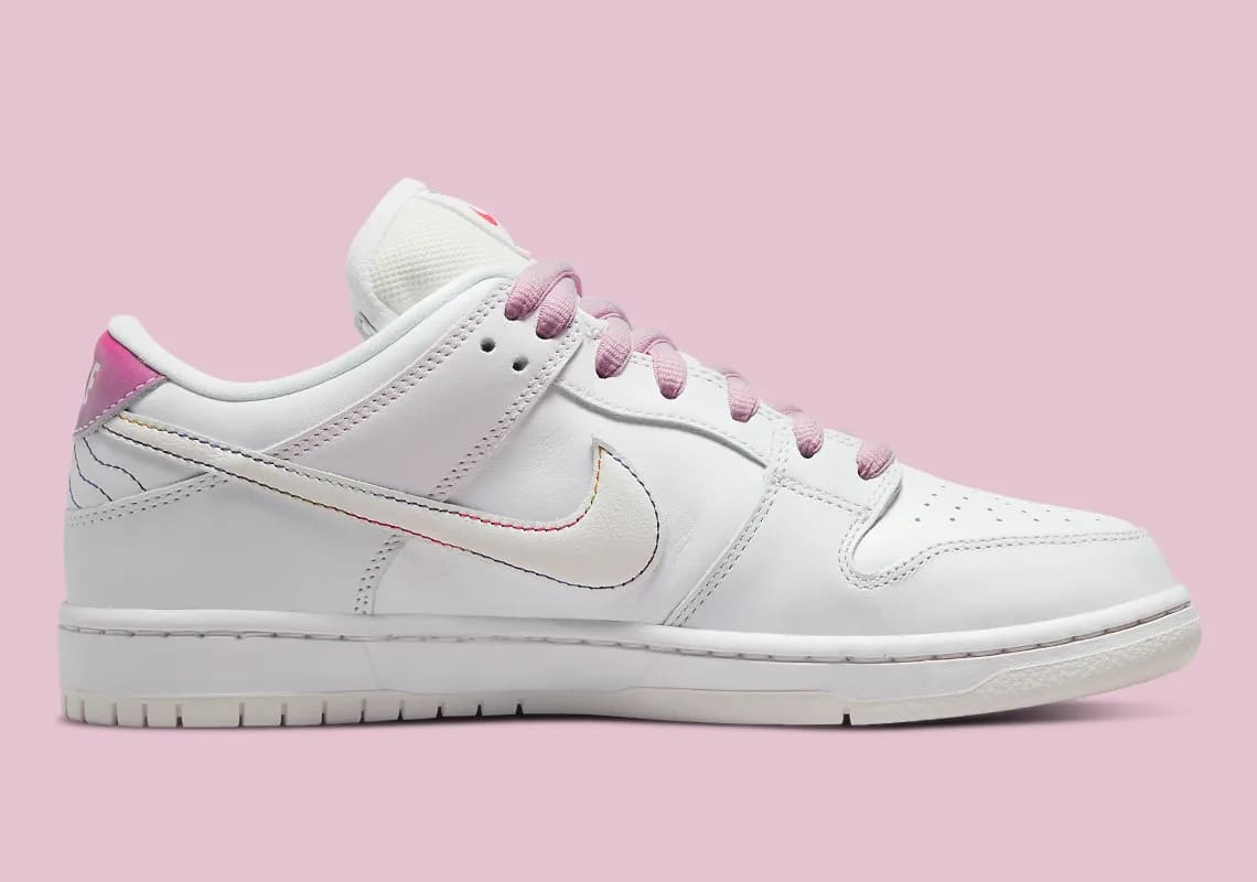 Nike SB Dunk Low Be True Foto 3