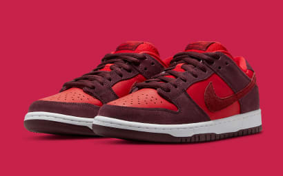 Nike SB Dunk Low Cherry Foto 1