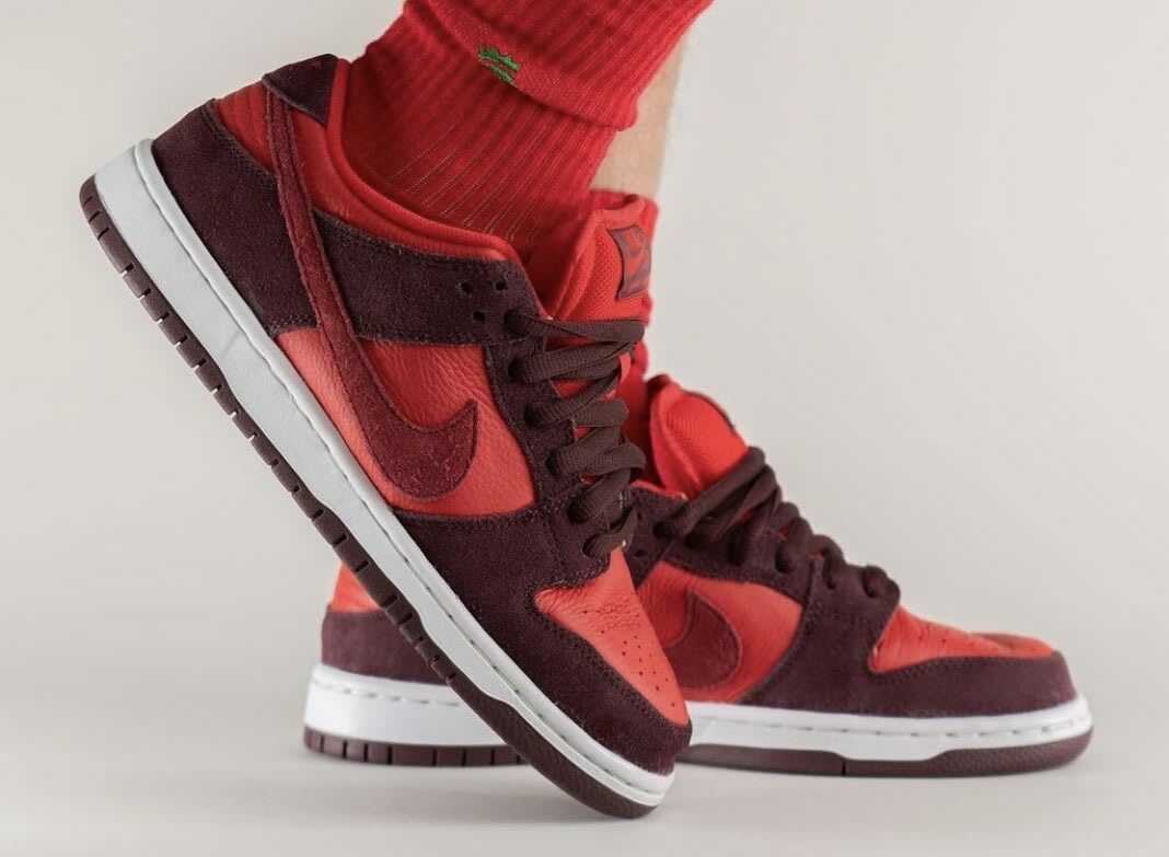 all red nike sb