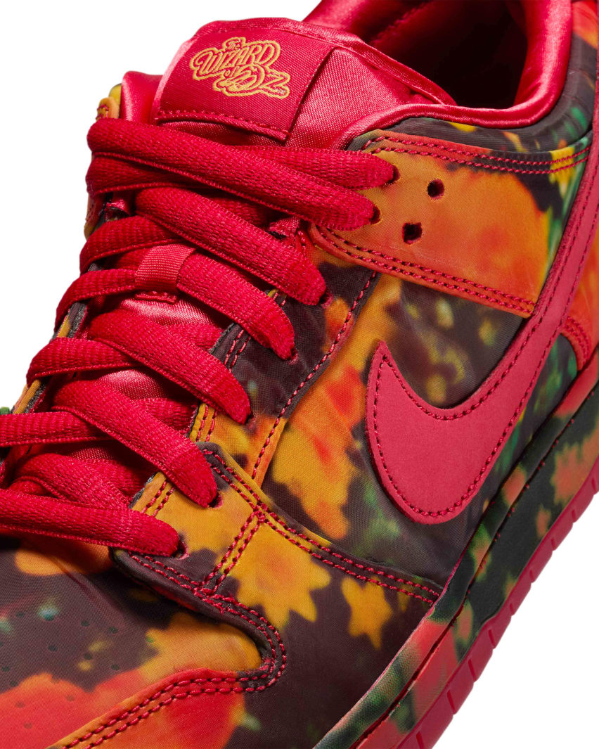 Nike SB Dunk Low Pro The Wizard of Oz Foto 1