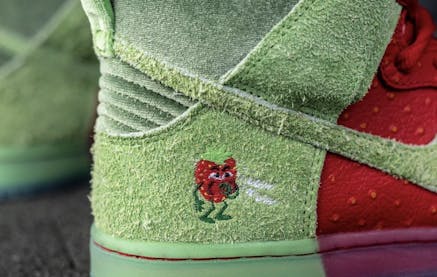 Check nu de eerste foto's van de Nike SB Dunk High "Strawberry Cough"