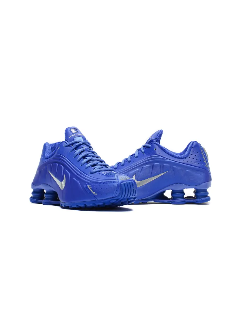 All Blue Nike R4 Nike past een flitsende Racer Blue-colorway toe op… | Sneaker Squad