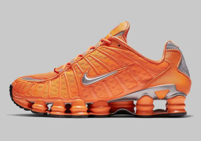 De Nike Shox TL maakt een comeback in Bright Orange