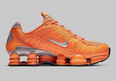 De Nike Shox TL maakt een comeback in Bright Orange