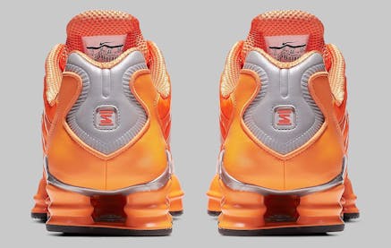 De Nike Shox TL maakt een comeback in Bright Orange