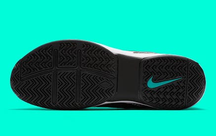 De eerste beelden van de Nike Zoom Vapor RF AJ3 Clear Jade