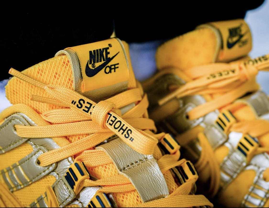 Check nu de foto's van de Off-White x Nike Air Rubber Dunk University Gold